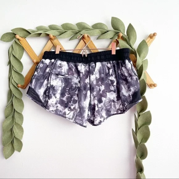 Lululemon Hotty Hot Floral Obscured Black Dusty Mauve Shorts